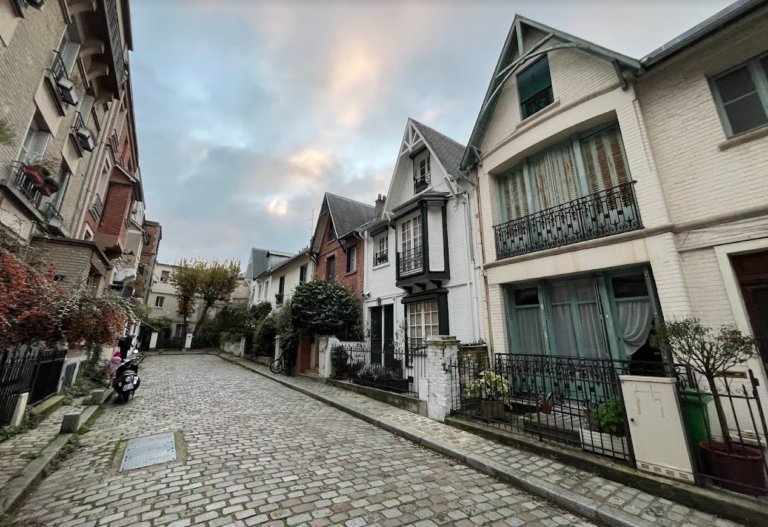 Avenue Junot at Montmartre - Unravelingfrace.com